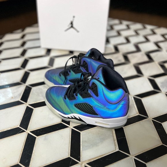 M Women’s Air Jordan retro 5 oil grey - Picture 8 of 17